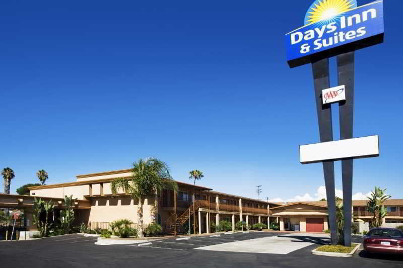 Days Inn By Wyndham San Diego-East/Ель-Кахон Екстер'єр фото